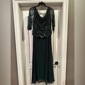 Beautiful Hunter Green evening gown/Mother of Bride dress